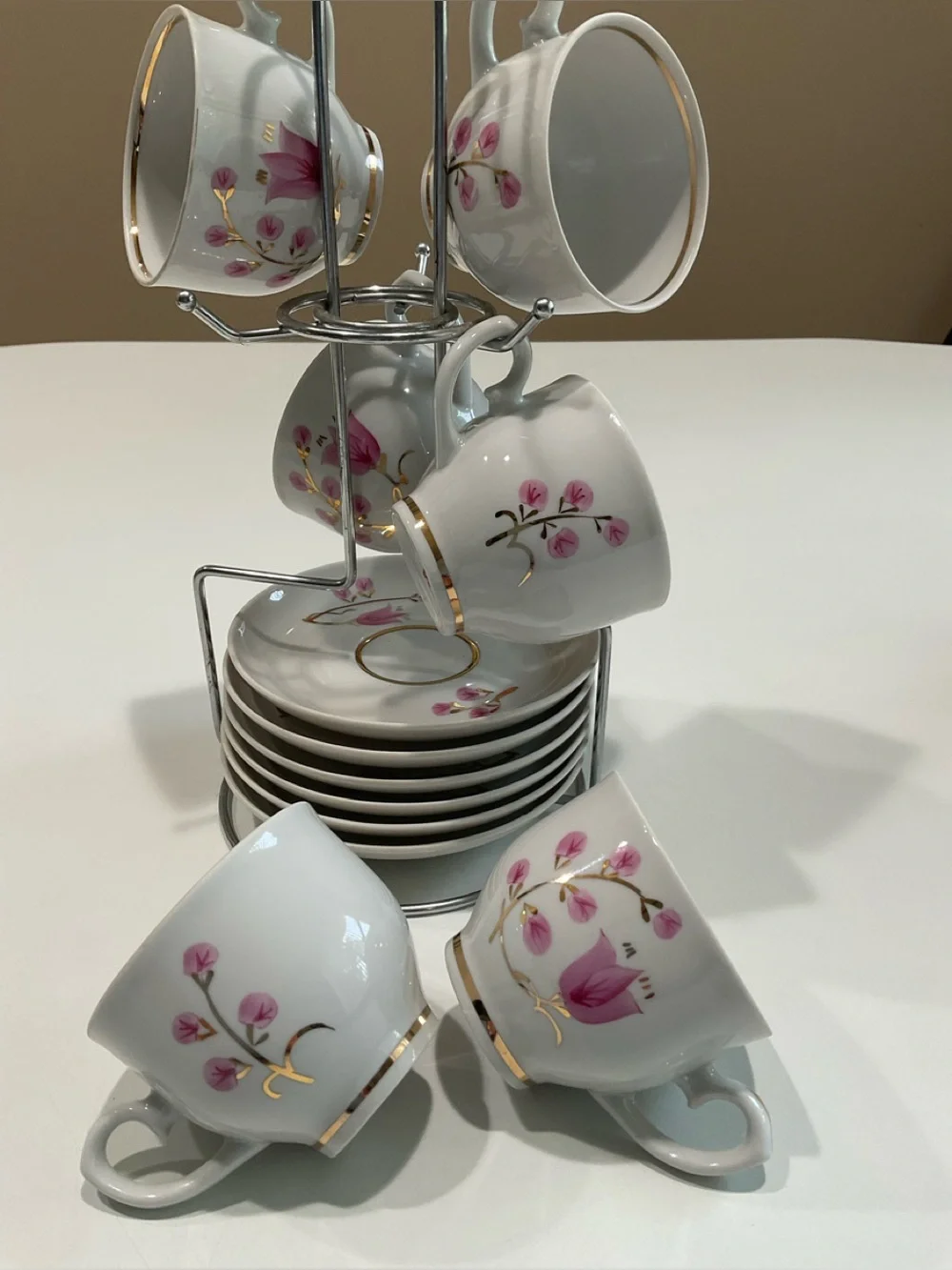 ☀️ NWOT Ceramic Coffee Set on Stand, White/Purple/Gold Trim, 13 Pieces
